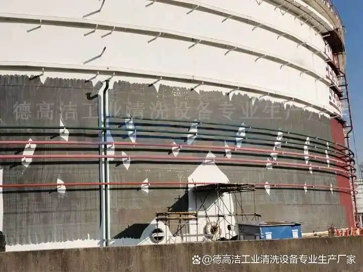 Anti-corrosion Construction Of The Outer Wall Of Vertical Storage Tanks: A Real Case Of Rust Removal And Spraying Construction Of Wall-climbing Robot Storage Tanks-Dalian Fuhong Machinery Co., Ltd