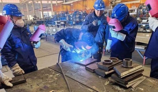 图片[7]-The First Phase Of The "Golden Welder" Welding Service Skills Training Of Lingong Heavy Machinery Concluded Successfully-Dalian Fuhong Machinery Co., Ltd