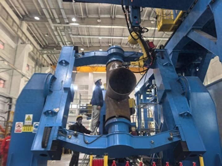 The World's First Set! "Steel Tailor" Robot Brings Offshore Oil And Gas Platform Construction Into The Intelligent Era-Dalian Fuhong Machinery Co., Ltd