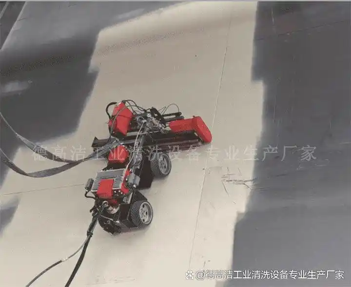 大型储油罐外壁除锈喷涂施工_大型罐体铆焊后内外壁喷漆防腐_储油罐防腐涂料选择