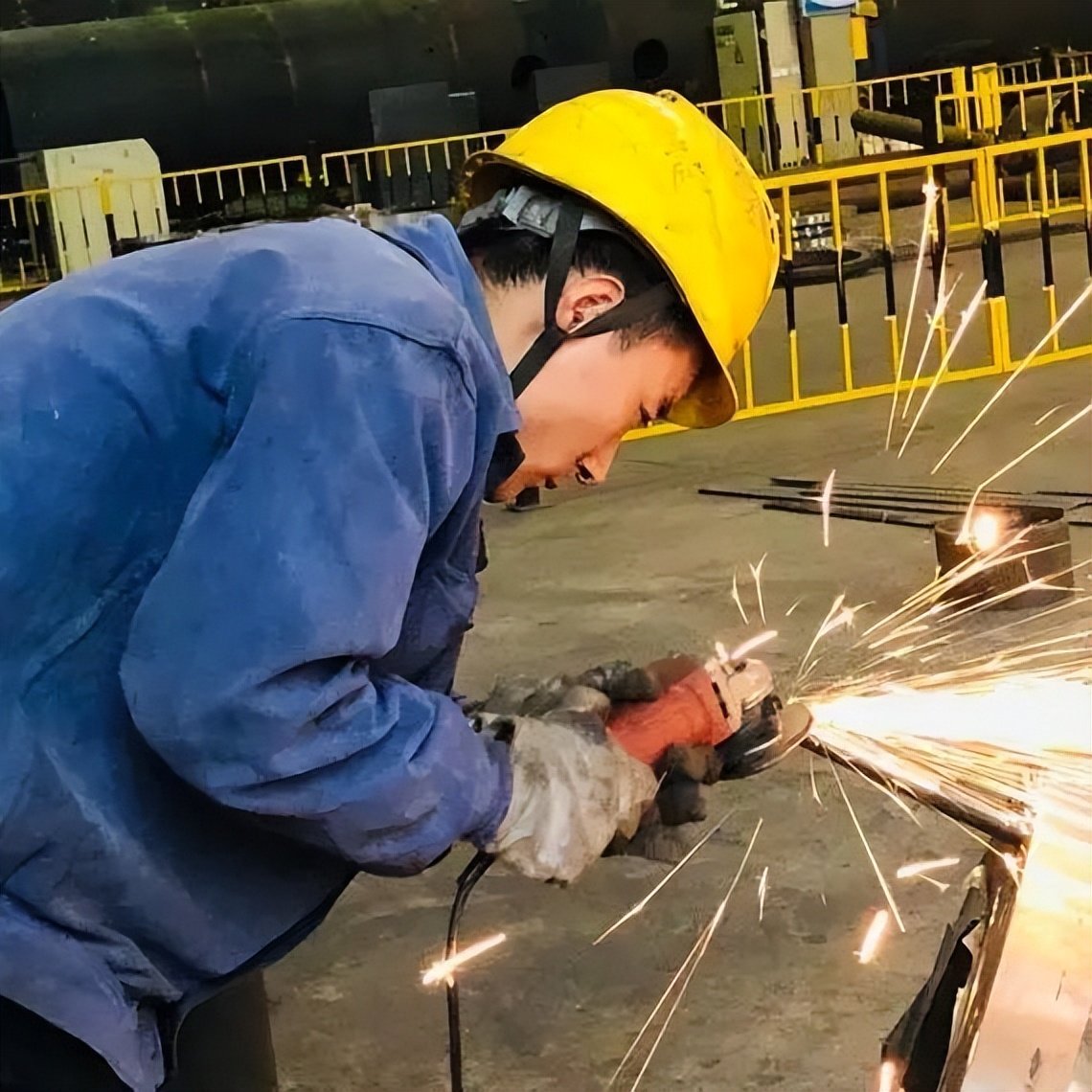 铆工就业前景_铆工技能提升_厚板铆焊加工报价按公斤还是工时
