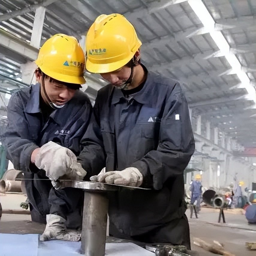 铆工技能提升_铆工就业前景_厚板铆焊加工报价按公斤还是工时