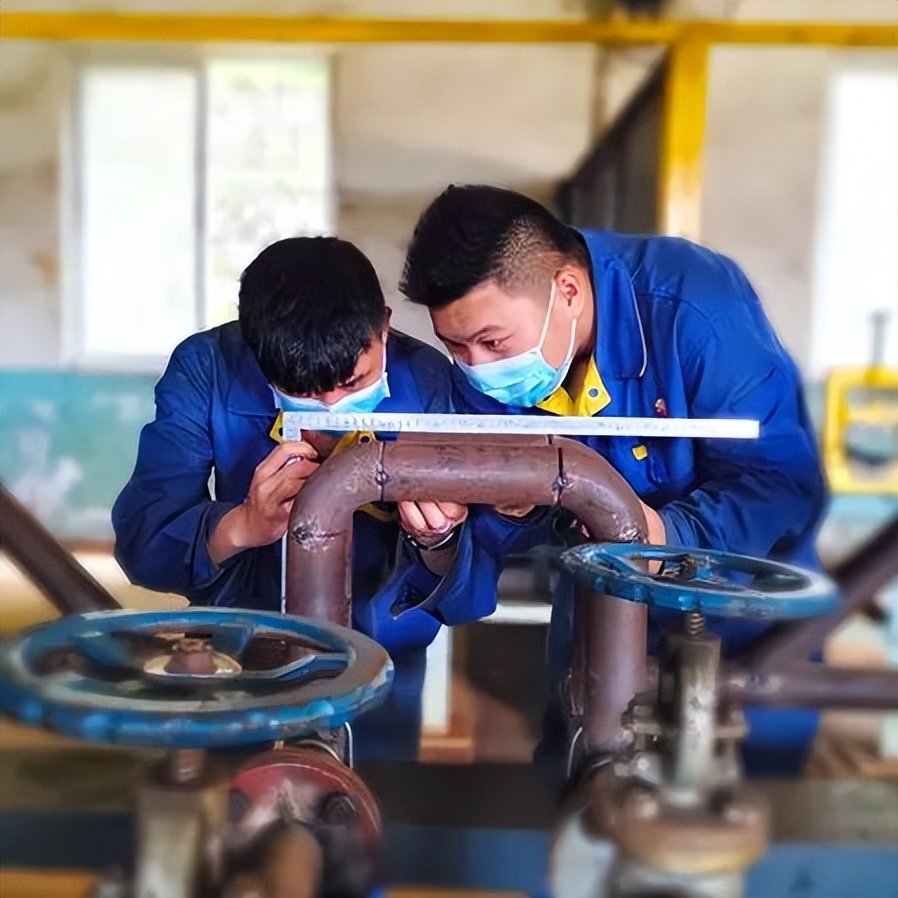 铆工就业前景_厚板铆焊加工报价按公斤还是工时_铆工技能提升