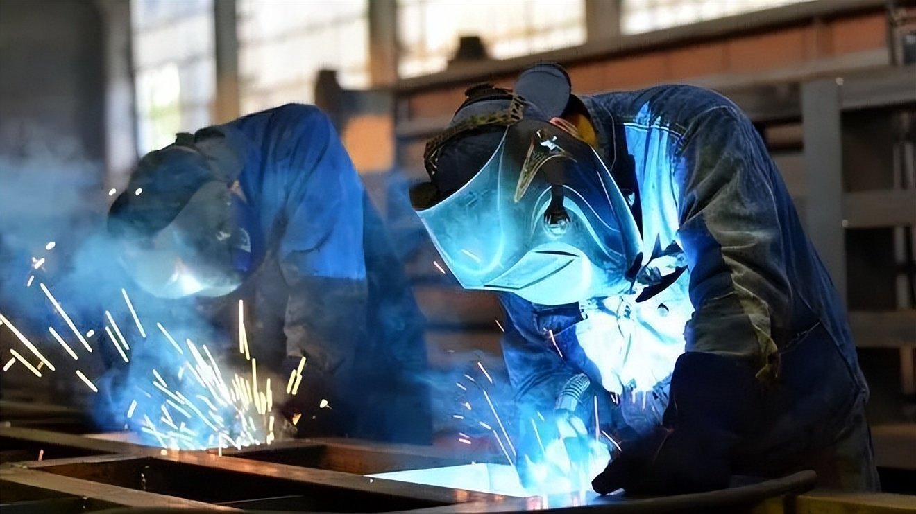 铆工技能提升_厚板铆焊加工报价按公斤还是工时_铆工就业前景