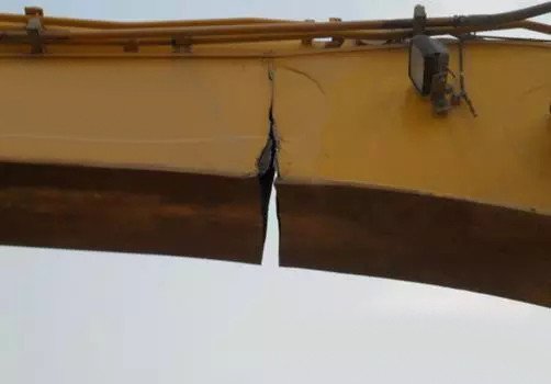 What Should I Do If The Excavator's Big And Small Arms Are Cracked? How To Weld To Repair Cracks?-Dalian Fuhong Machinery Co., Ltd