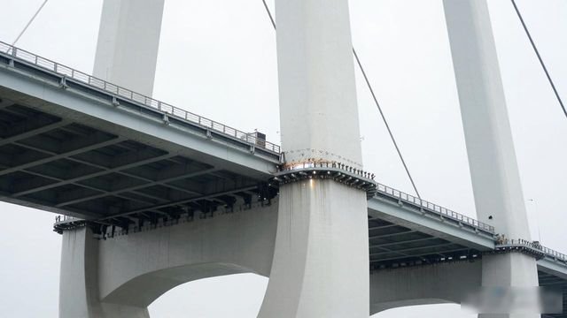 现代钢结构工程中焊接与铆接的混合应用_螺栓连接方式_钢结构焊接连接