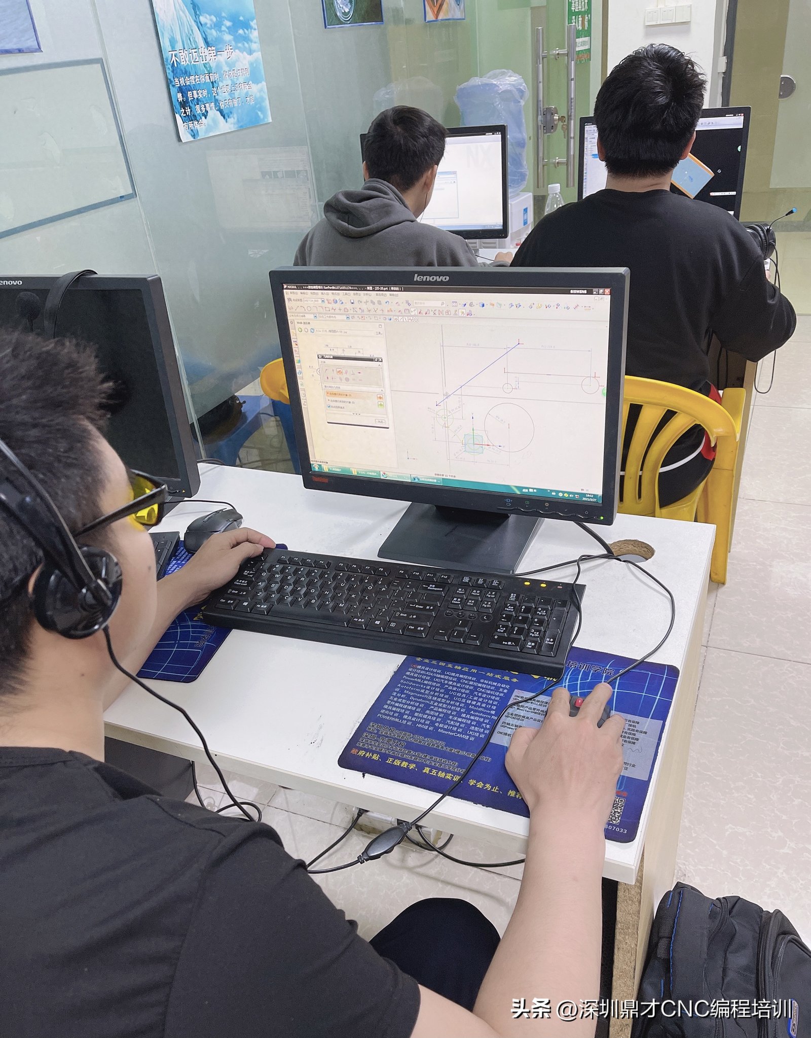 深圳龙华UG五轴数控编程学校对比 龙华A校实战型数控编程培训 龙华B校就业型数控编程培训_五轴加工技术人才短缺