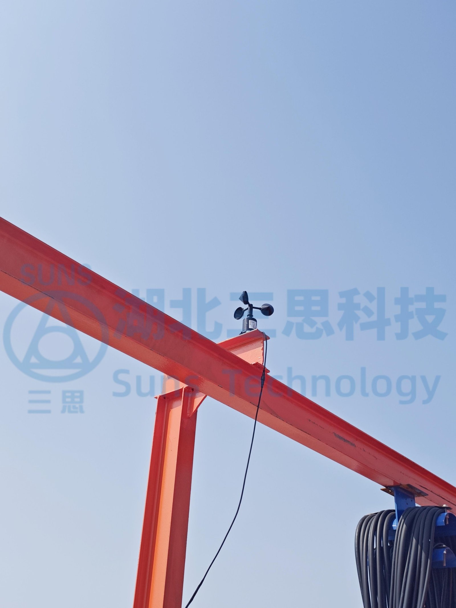 花架龙门吊优势_预制构件吊装轻量化设备_龙门起重机支腿与主梁连接处铆焊