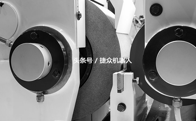Things To Note When Replacing The Grinding Wheel On A Centerless Grinder-Dalian Fuhong Machinery Co., Ltd