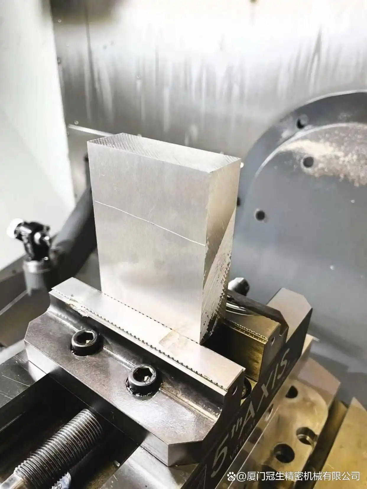 精密零件加工与普通零件加工区别_金属异形件加工工艺_异形件精密加工